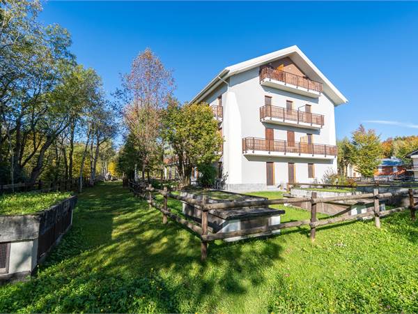 BILOCALE CON BOX AUTO