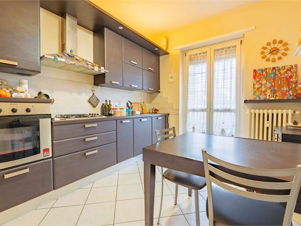 TRILOCALE RISTRUTTURATO VICINO A SCUOLE E SERVIZI