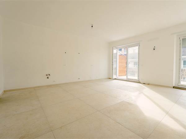 APPARTAMENTO RISTRUTTURATO CON TERRAZZO